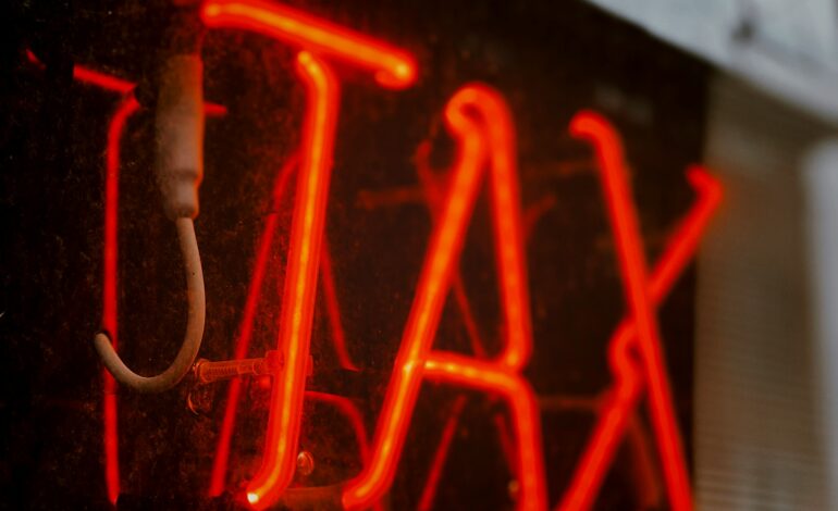 La opresión financiera: Cómo los impuestos frenan tus sueños de emprender