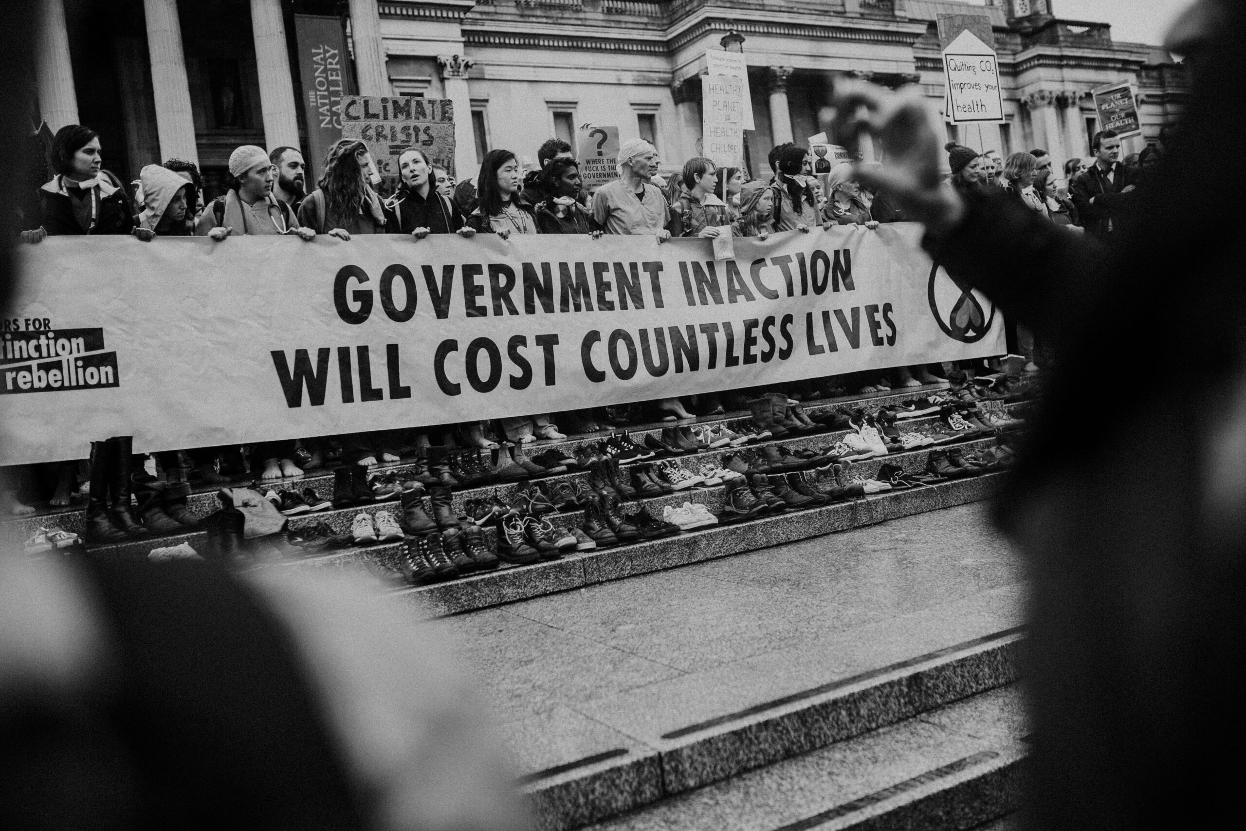 Manifestantes de Extinction Rebellion protestan en Londres contra el liberalismo económico y la c...